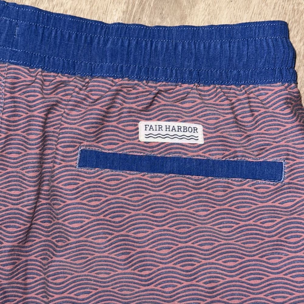 Fair Harbor Bayberry Swim Trunks Lined Men's 2XL Red Waves 7" Performance